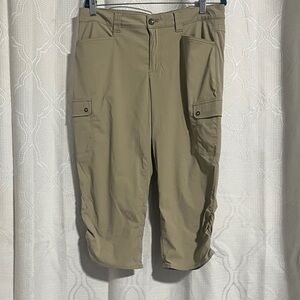 Eddie Bauer Women’s Tan Cargo Capris - Size 10